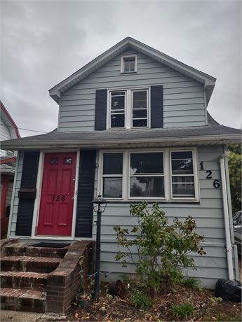 🏗️ Investment Opportunity – Build a Legal 2-Family Home in Mineola 2,880 sqf