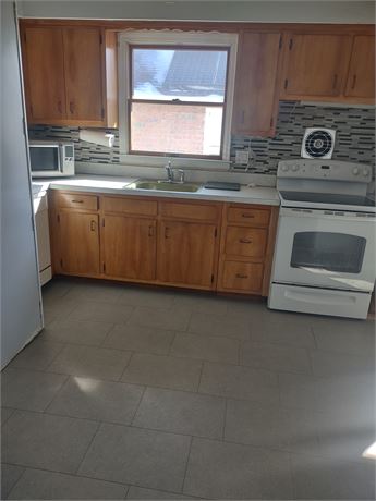 2  floor apt in Mineola 3 br for rent